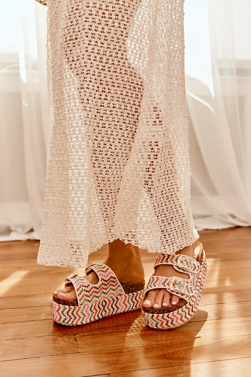 Klapki Damskie Na Masywnej Platformie Z Plecionką I Klamrami Multikolor Eradriana