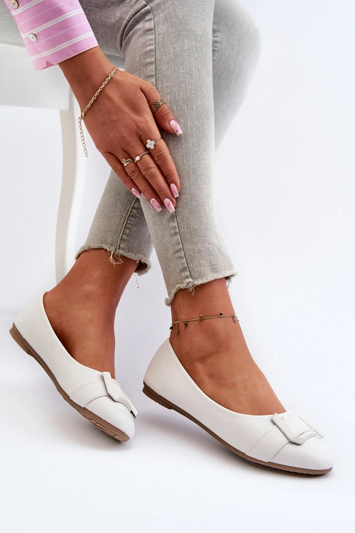 Baleriny Z Paskiem I Ozdobą Eko Skórzane Białe Cadwenla