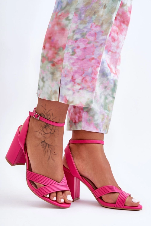 Skórzane Klasyczne Sandałki Na Słupku Fuksja Zipola