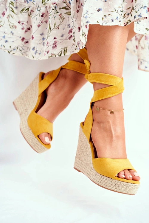 Sandały Damskie Na Koturnie Wiązane Żółte Belleza