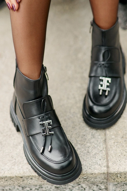 Skórzane Botki Na Płaskim Obcasie Z Ozdobą Ocieplane Czarne Asperra