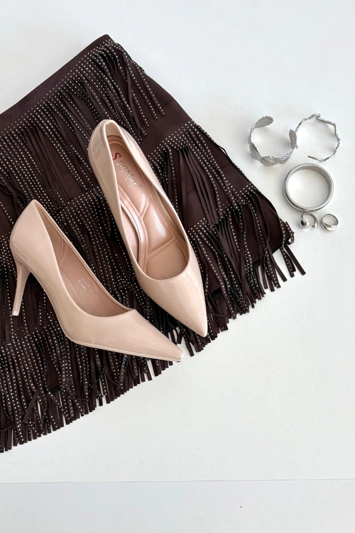 Lakierowane Eko Skórzane Szpilki Damskie Ze Szpiczastymi Noskami Beżowe Jadira