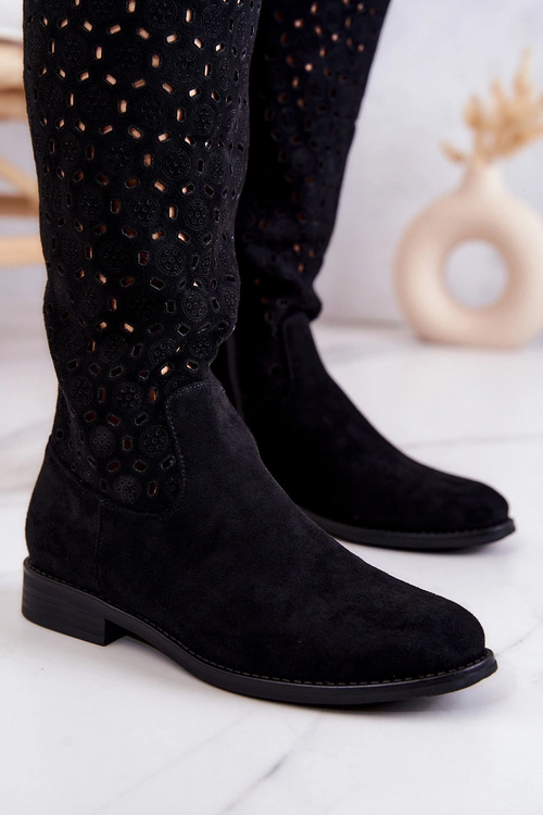 Zamszowe Kozaki Z Ażurowym Wzorem Czarne Darnell