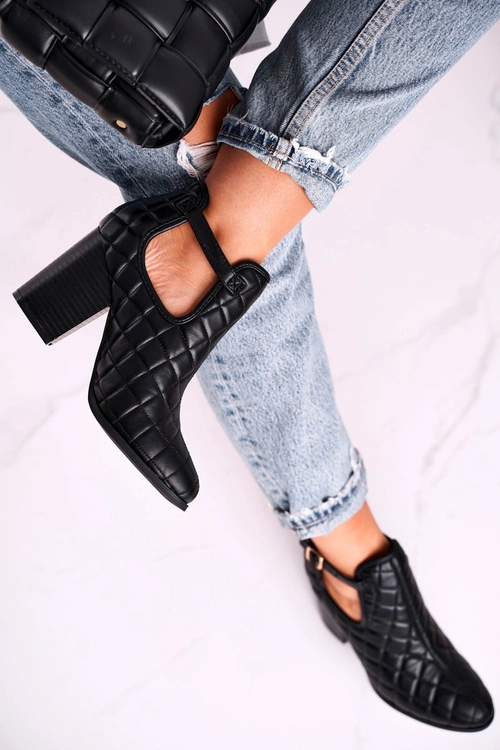 Botki Damskie Na Słupku Pikowane Z Wycięciami Czarne Dreams