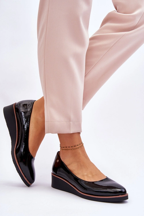 Klasyczne Lakierowane Czółenka Na Koturnie Czarne Paola