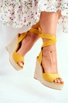 Sandały Damskie Na Koturnie Wiązane Żółte Belleza