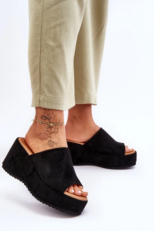 Damskie Klapki Na Masywnej Platformie Czarne Martina