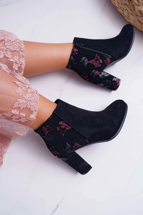 Botki Damskie Na Słupku Sergio Leone W Różowe Kwiaty Folk Czarne Eros2