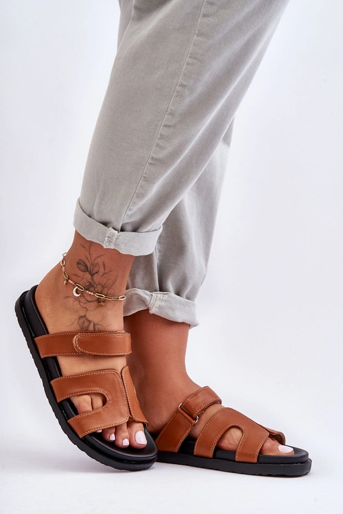 Skórzane Klasyczne Klapki Damskie Na Rzep Brązowe Amedon