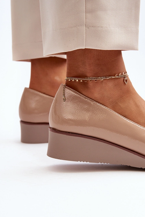 Damskie Lakierowane Półbuty Na Koturnie Z Ozdobą Beżowe Miliret