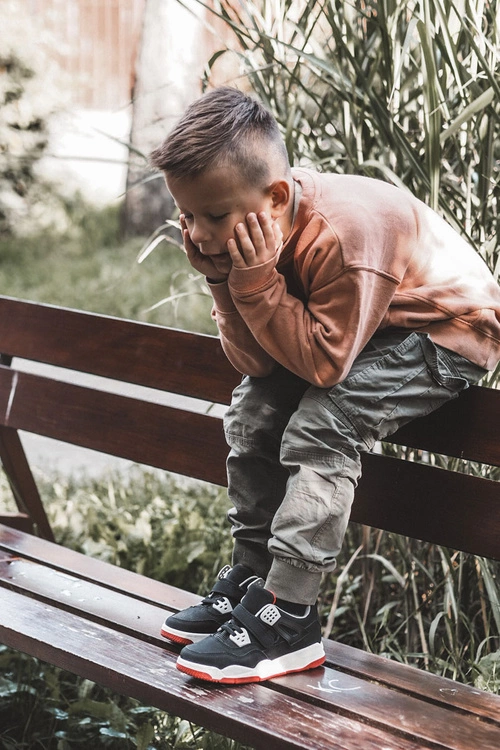 Dziecięce Skórzane Sportowe Buty Czarno-Czerwone Marisa