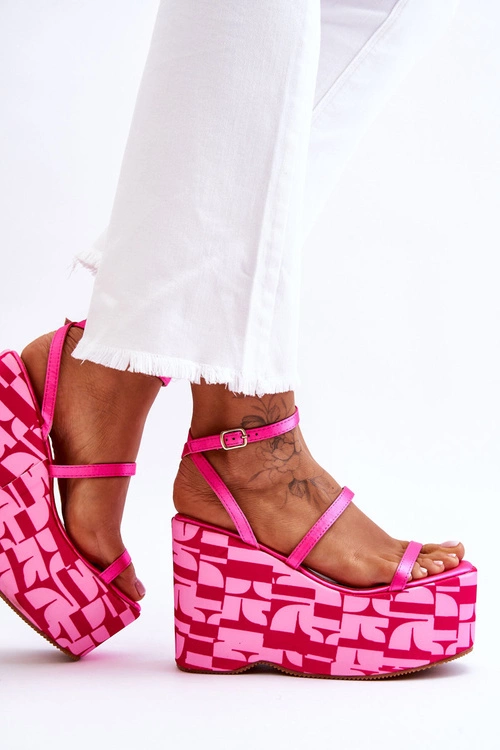 Modne Sandały Na Koturnie We Wzory Fuksja Claria