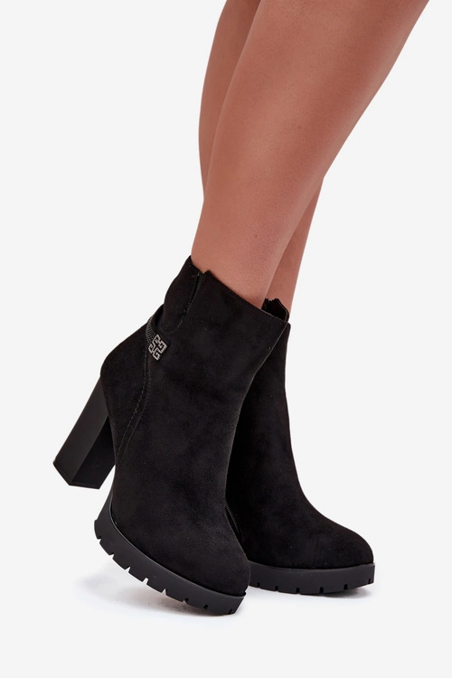 Ocieplane Botki Damskie Na Słupku Z Ozdobnym Paskiem Czarne Zayna