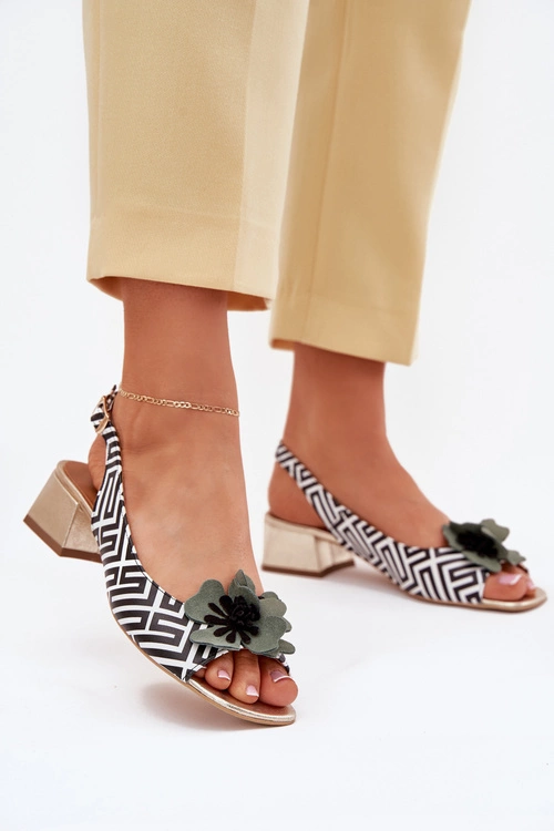 Skórzane Sandały Damskie Na Klocku Z Ozdobnym Kwiatem Laura Messi 2973 Biało-Czarne