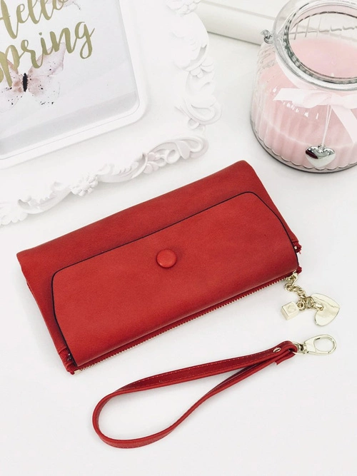 Duży Damski Czerwony Portfel z Brelokiem Serduszko