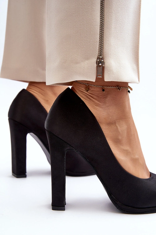 Czółenka Na Słupku Czarne Piatti