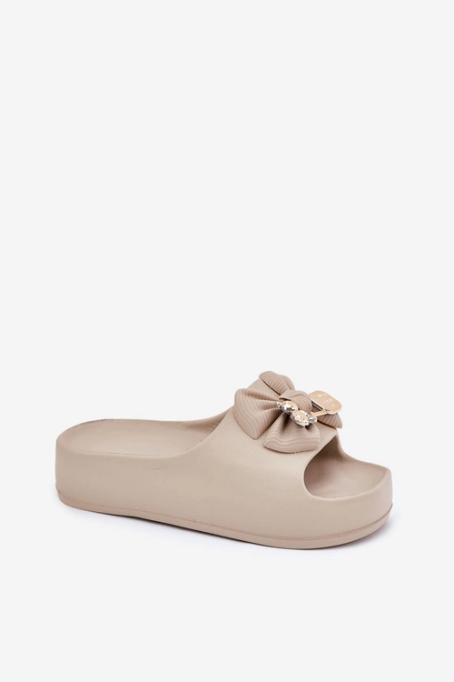 Klapki Damskie Piankowe Na Platformie Z Kokardką I Broszką Ciemnobeżowe Marlize