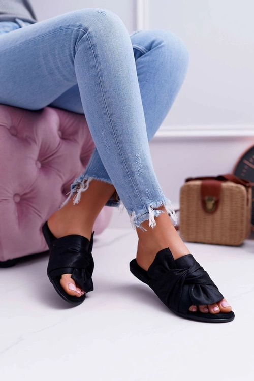 Połyskujące Klapki Z Wiązaniem Czarne Emilia