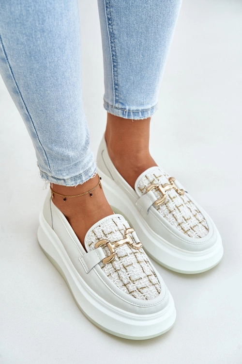 Skórzane Mokasyny Damskie Na Platformie Ze Złotą Ozdobą Vinceza 89105 Jasnobeżowe