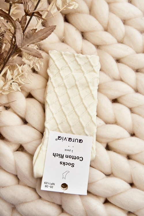 Skarpety Damskie Z Ozdobnym Tłoczeniem Kremowe