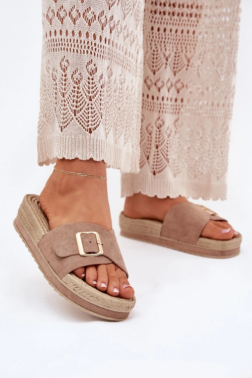 Klapki Damskie Na Platformie Ze Złotą Klamrą Ciemnobeżowe Selira