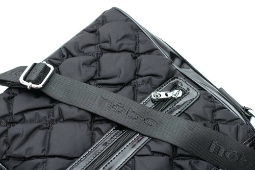 Pikowana Czarna Torebka Listonoszka Nobo