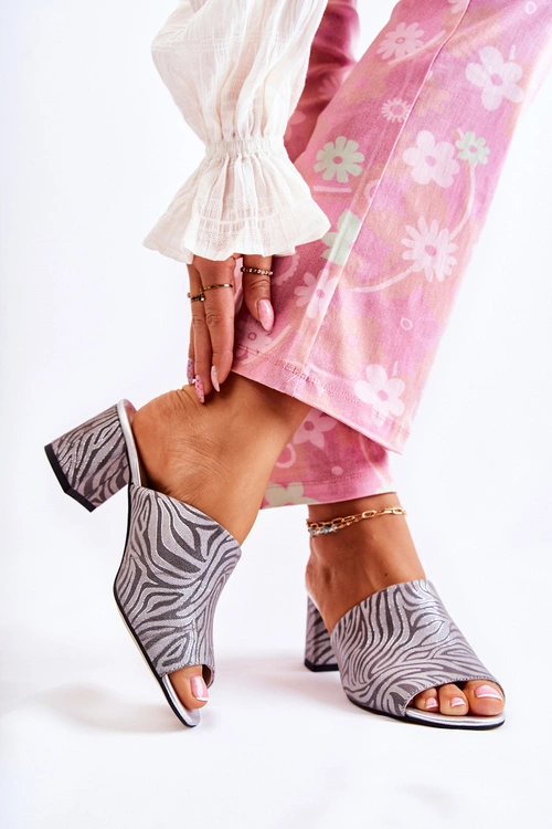 Skórzane Damskie Klapki Na Obcasie Zebra Szare Nessita