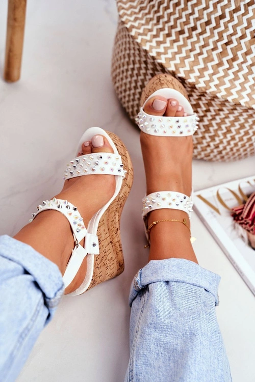 Sandały Damskie Na Koturnie Lu Boo Białe Gail