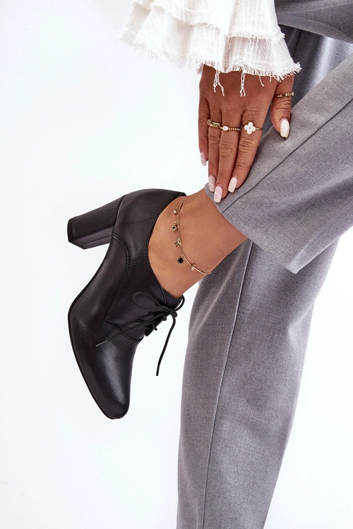 Skórzane Półbuty Na Obcasie Czarne Mavitte