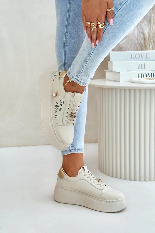 Skórzane Sneakersy Damskie Na Platformie Z Przypinkami I Napisem Vinceza 89102 Beżowe