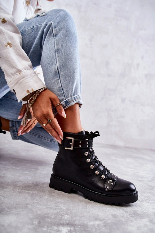 Skórzane Botki Z Ozdobnym Paskiem Czarne Sabine