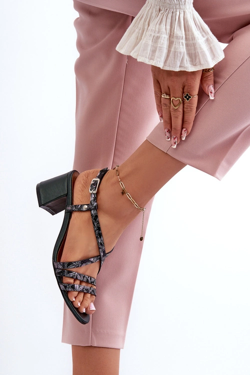 Skórzane Sandały Na Niskim Słupku Maciejka 06653-09 Ciemnozielone