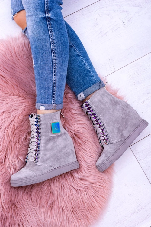 Sneakersy damskie Lu Boo Szare Zamszowe z Opalizującymi Łańcuchami Monica