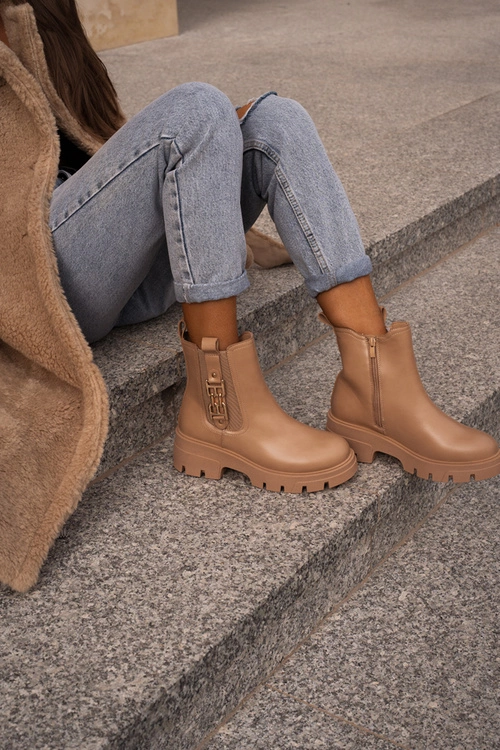 Ocieplane Botki Damskie Eko Skórzane Ze Złotą Ozdobą Beżowe Erivianes