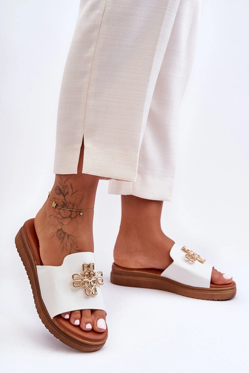 Skórzane Damskie Klapki Na Platformie z Ozdobą Białe Azera