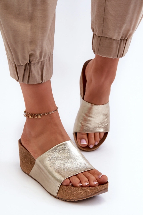 Zazoo 40289 Skórzane Klapki Damskie Na Korkowym Koturnie Złote