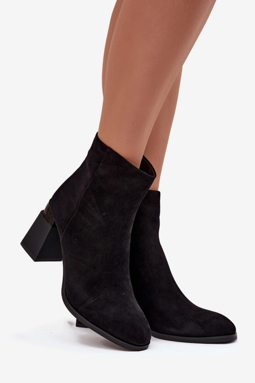 Botki Damskie Z Naturalnego Zamszu Na Słupku Ocieplane D&A CR52-718 Czarne