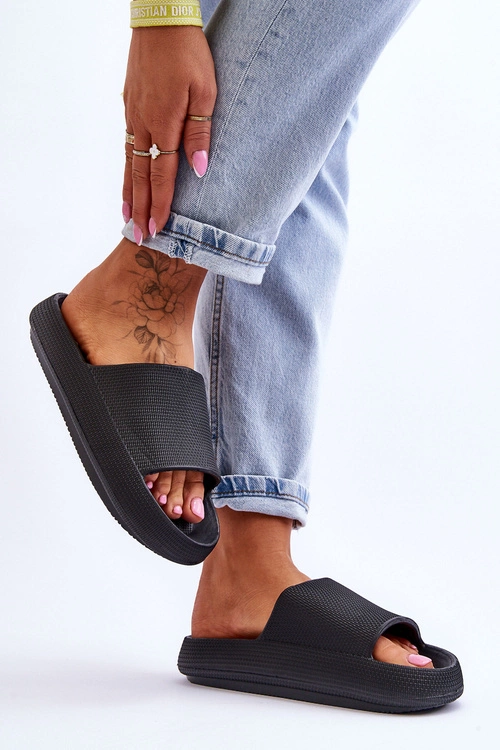 Modne Lekkie Klapki Na Masywnej Podeszwie Czarne Rebel