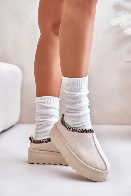 Kapcie Damskie Na Platformie Z Haftem Jasnobeżowe Neroma