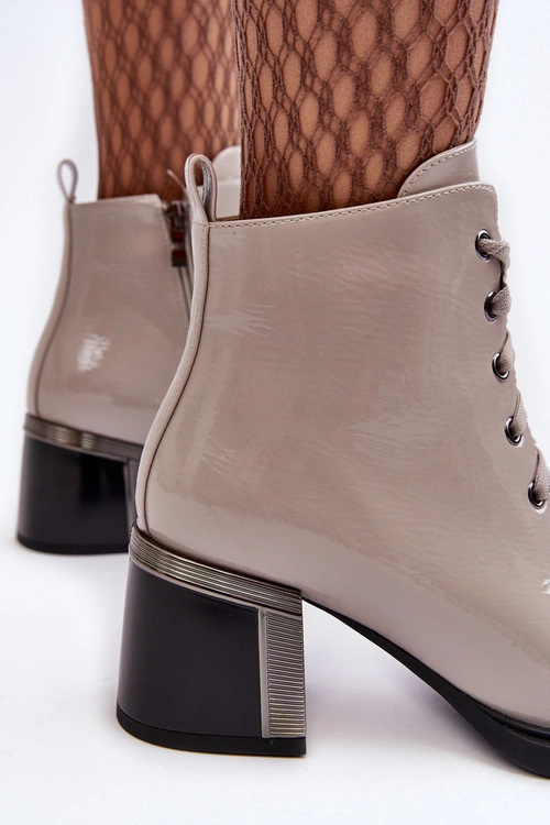 Lakierowane Damskie Botki D&A MR870-98 Jasnoszare