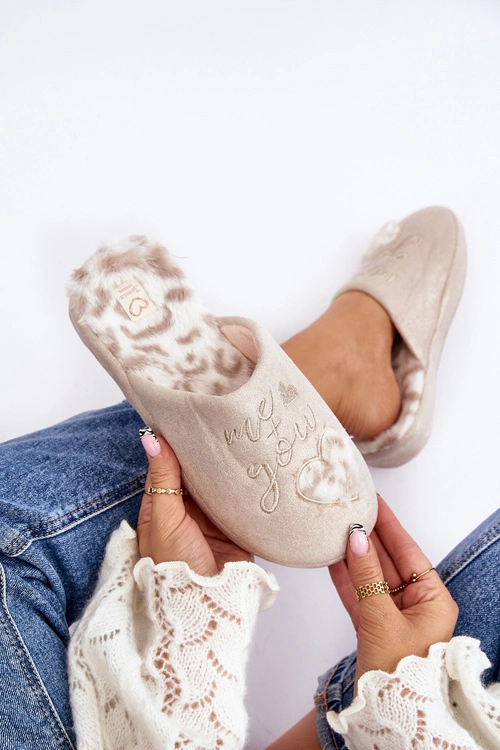 Błyszczące Kapcie Damskie Beżowe Geraja