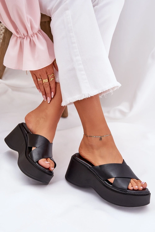 Klapki Damskie Na Platformie I Koturnie Czarne Nelithraea