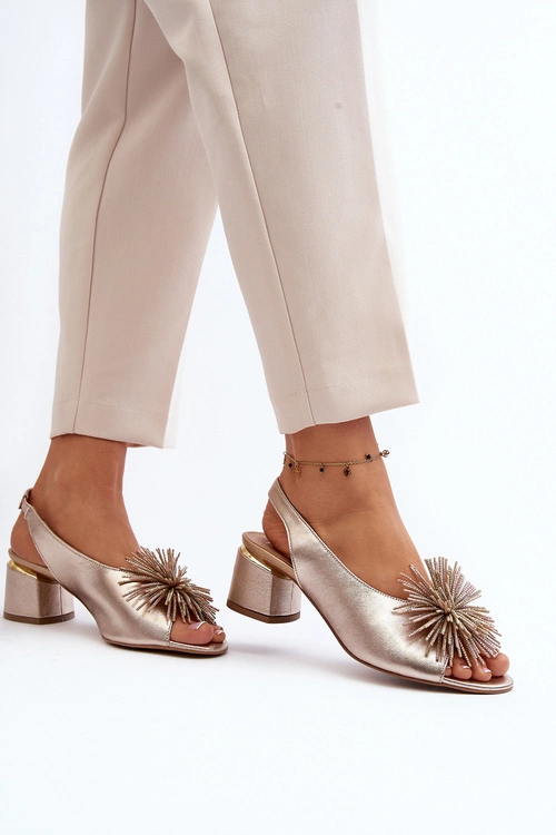 Skórzane Sandały Z Ozdobą Laura Messi 2719 Złote