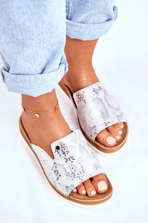 Eleganckie Skórzane Klapki Wzór Zwierzęcy Białe Nicole 2495