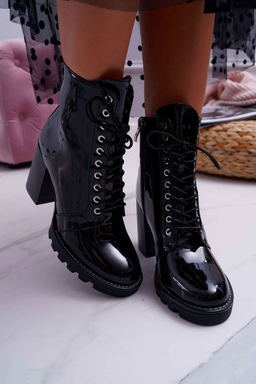 Botki Damskie Na Słupku Lakierowane Czarne Insist