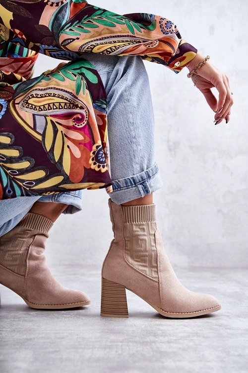 Damskie Zamszowe Botki Ze Skarpetą Beżowe Montes