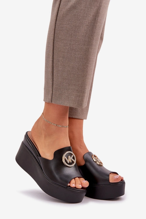 Klapki Na Platformie I Koturnie Z Ozdobą Czarne Nanessia