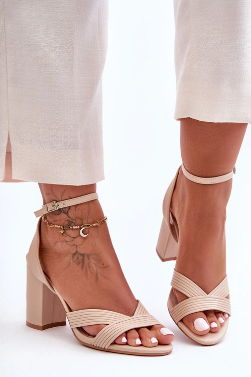 Skórzane Klasyczne Sandałki Na Słupku Beżowe Zipola