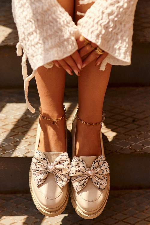 Damskie Skórzane Mokasyny Z Kokardą Laura Messi 2787 Jasnobeżowe