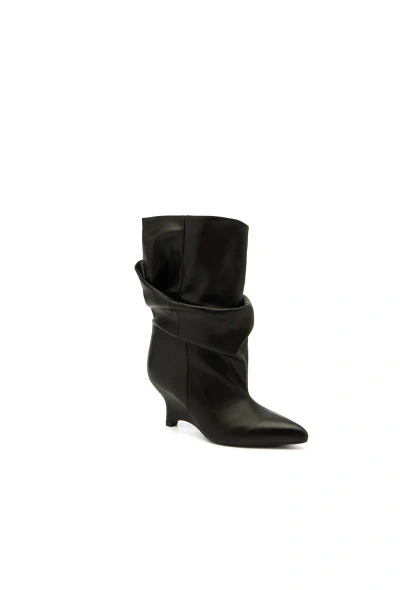 Botki Typu Slouchy Na Koturnie Wsuwane Czarne Ilyna
